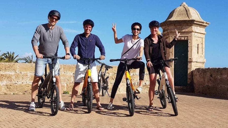 3 Hours Historic E-Bike Tour in Palma de Mallorca