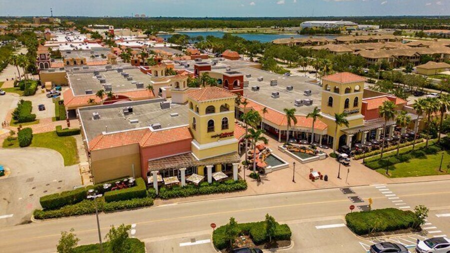 Private Shopping Tour from Fort Myers Hotels to Miromar Outlets