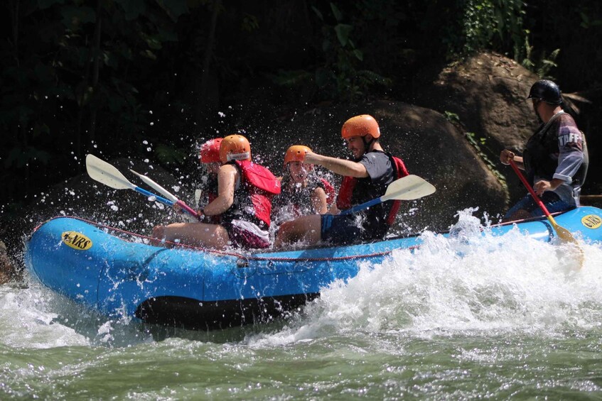 Picture 9 for Activity La Fortuna Full-Day Sarapiquí River Class IV Rafting
