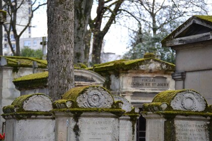 Humour noir, Célébrités et Légendes du Père Lachaise