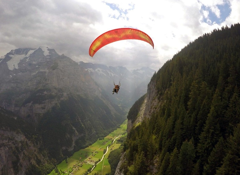 Picture 2 for Activity Lauterbrunnen: Paragliding past cliffs and waterfalls