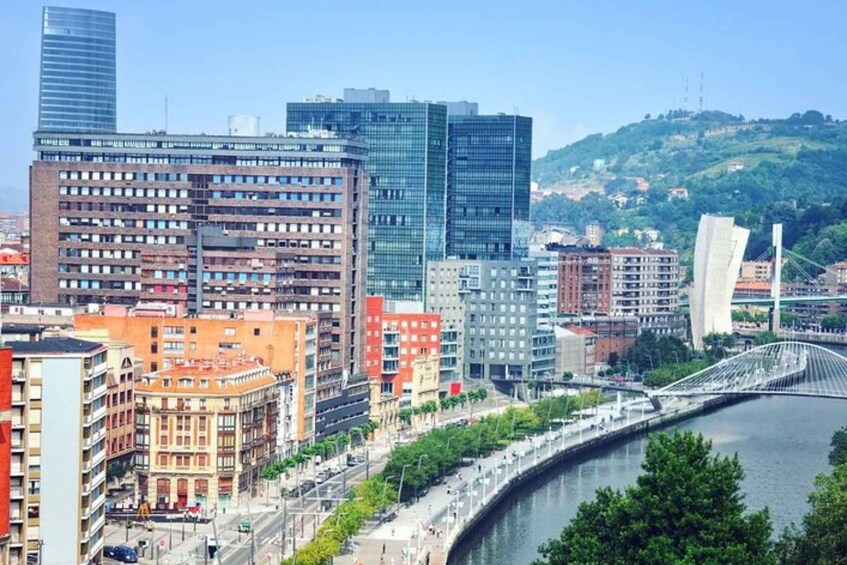 Bilbao: Private custom walking tour with a local