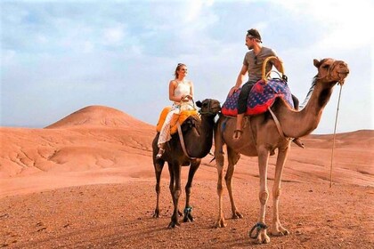 Au départ de Marrakech : Dîner au coucher du soleil dans le désert d'Agafay...