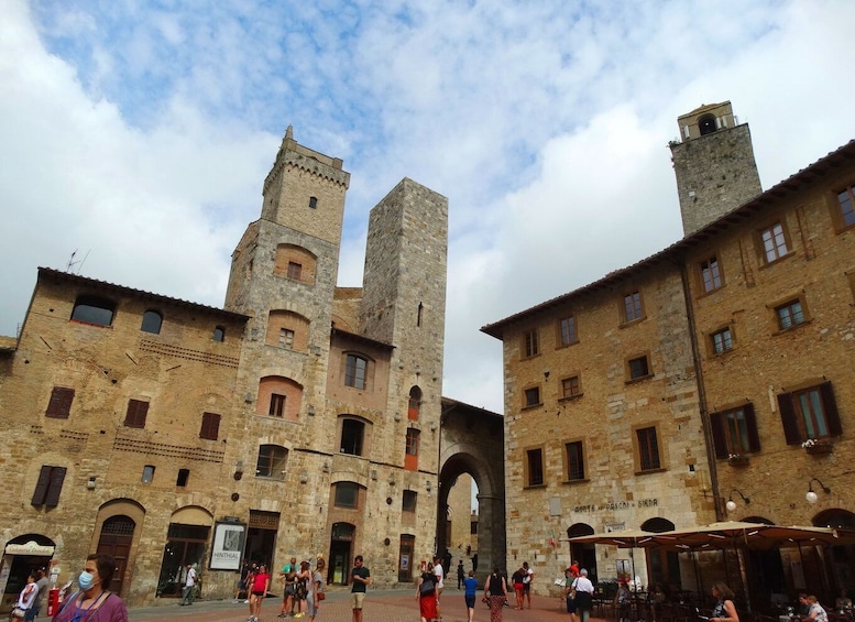 San Gimignano private guide: Manhattan of the Middle Ages