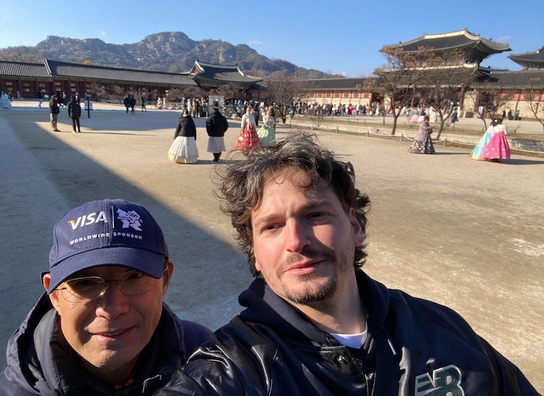 Seoul: Private custom tour with a local guide