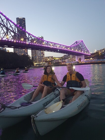 Brisbane: Illuminated River Night Kayak Tour