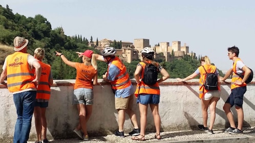 Granada: Tour delle tapas in bicicletta e le migliori vedute dell'Alhambra