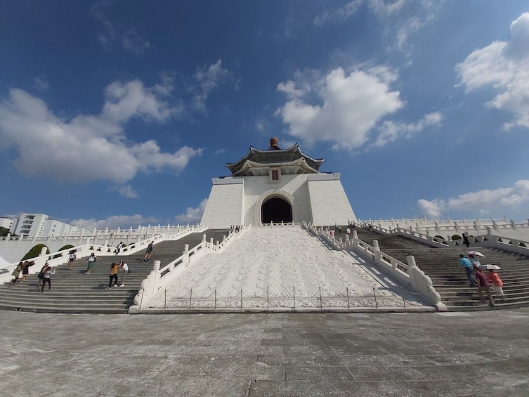 Classic Taipei Landmarks Day Tour