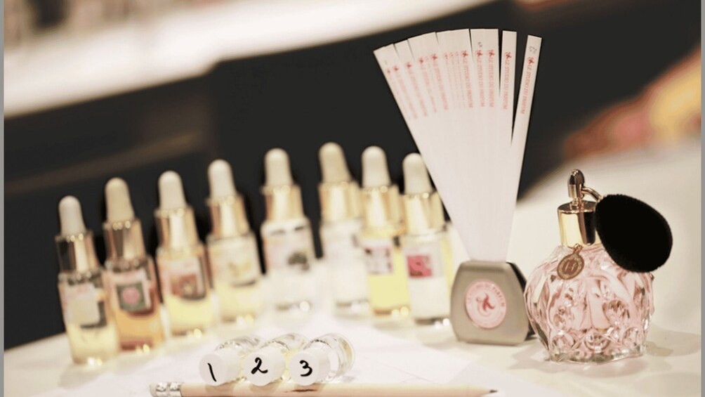 Picture 2 for Activity Paris: Create your Signature Scent Perfume Workshop