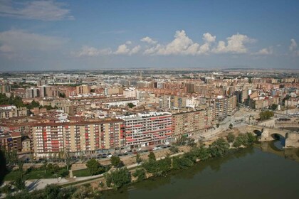 Zaragoza: Private custom tour with a local guide