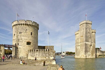 La Rochelle : Private custom excursion avec un guide local