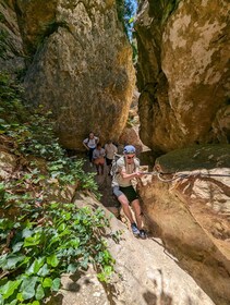 Journée complète d'escalade dans le canyon de Gjipe