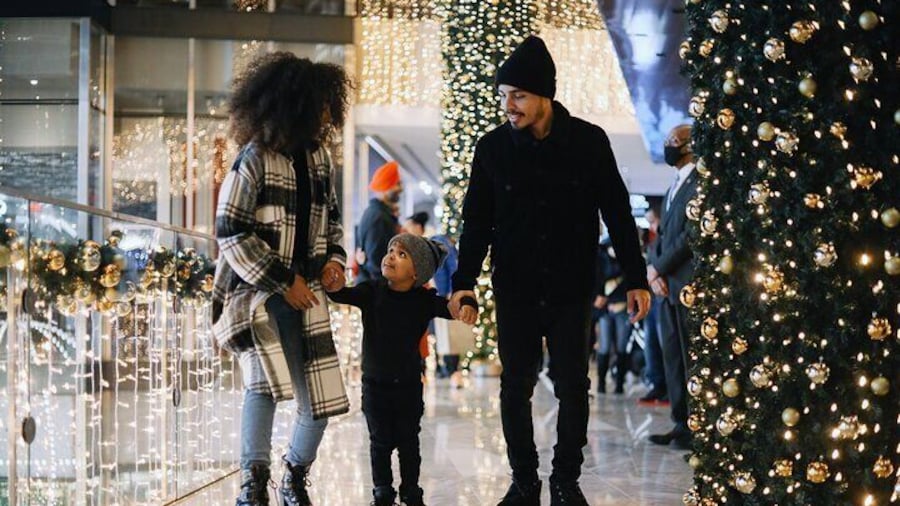 Enchanted Yuletide Walking Tour of Ithaca's Festive Delights