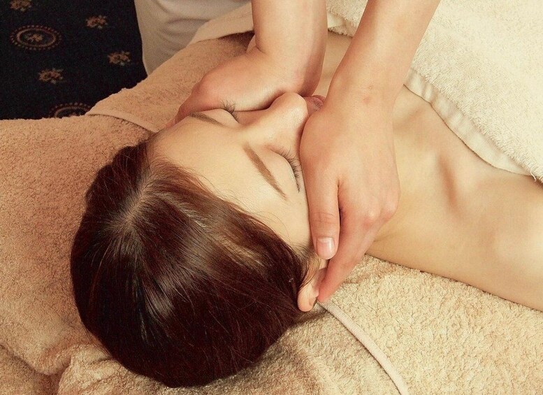 Picture 1 for Activity Tokyo: 60 minute Full body ＆ Facial massage