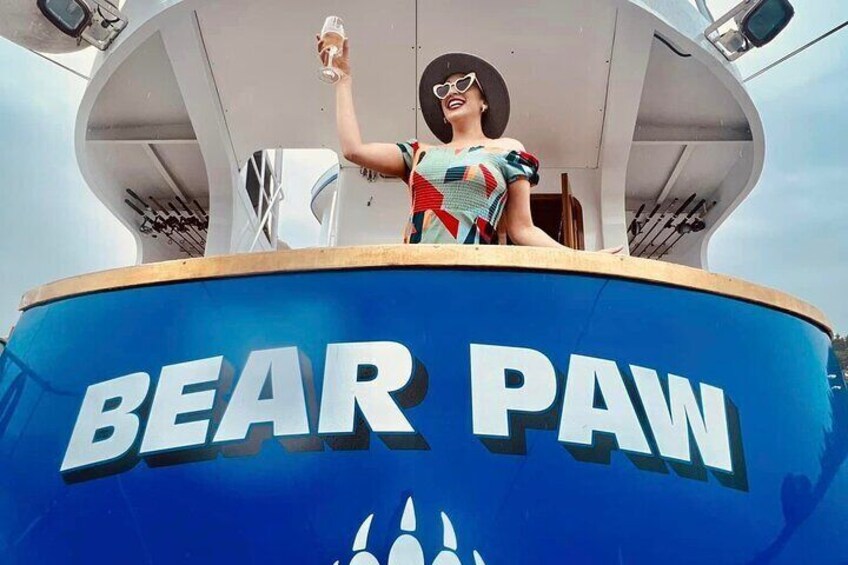 Cheers to the good life! 