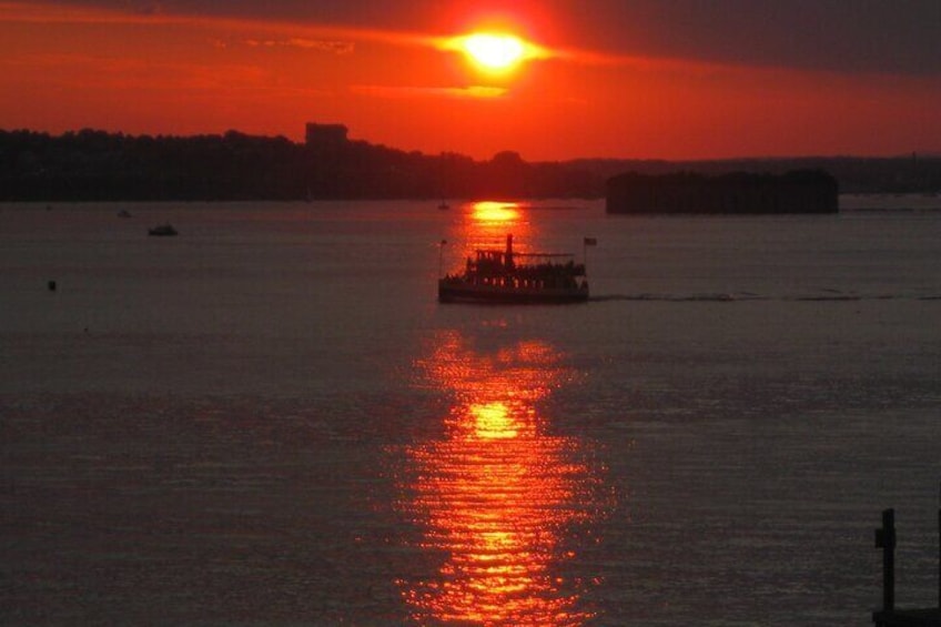 Sunset Lighthouse Cruise Tour from Casco Bay
