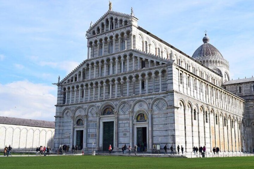 Pisa Private Half Day Trip from Florence and Skip the Line Access