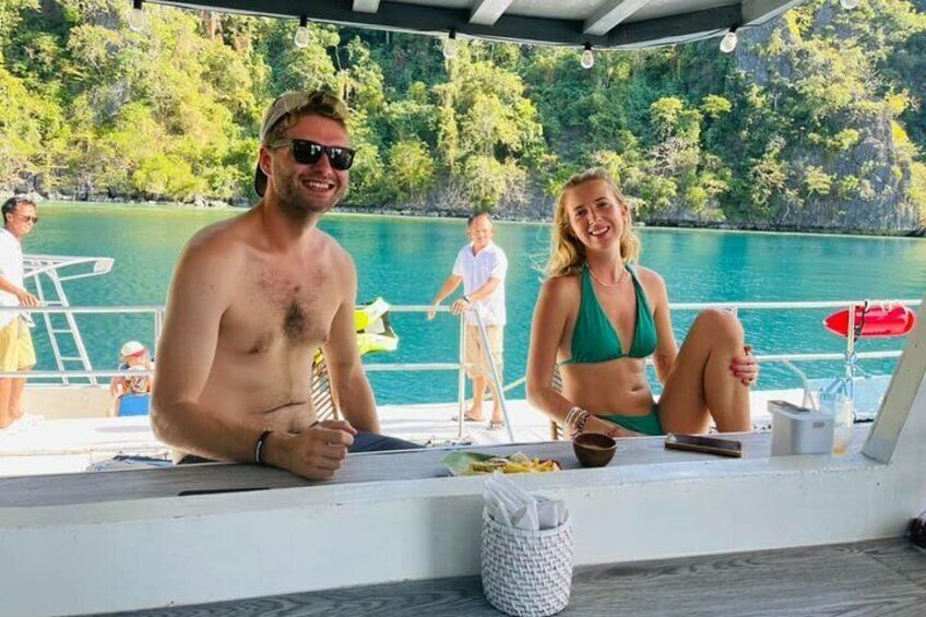 Bar.. the perfect spot to enjoy while sailing.