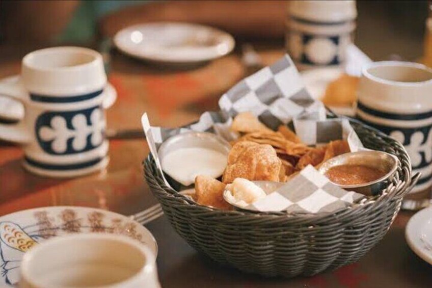 Flavors & Footsteps: A Culinary Walk Through Williamsburg
