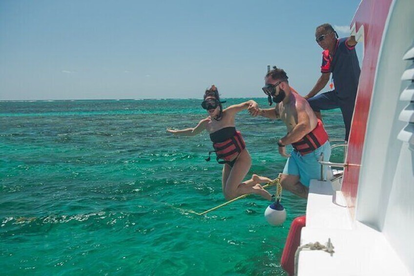 Private Catamaran for Groups with lunch, drinks and Music