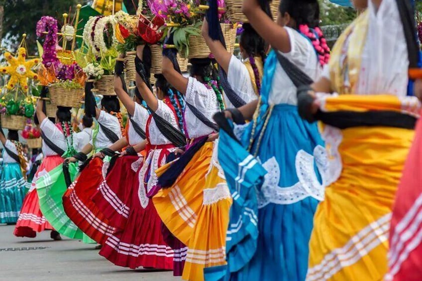 During July, the month of the Guelaguetza, we will have the opportunity to take this kind of postcards in Oaxaca City