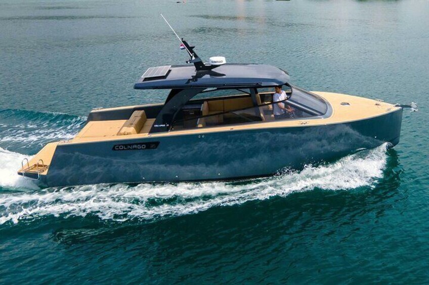 Colnago Marine 35, the boat we do the trip with