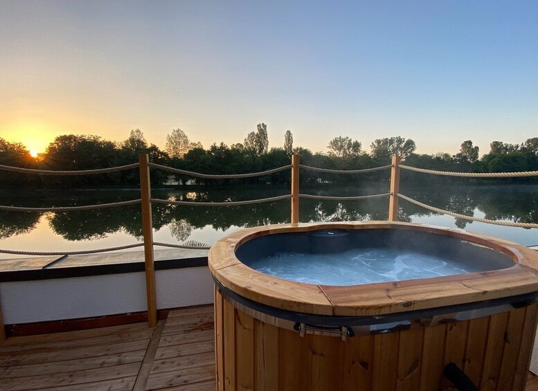 Hot tub and Relaxation