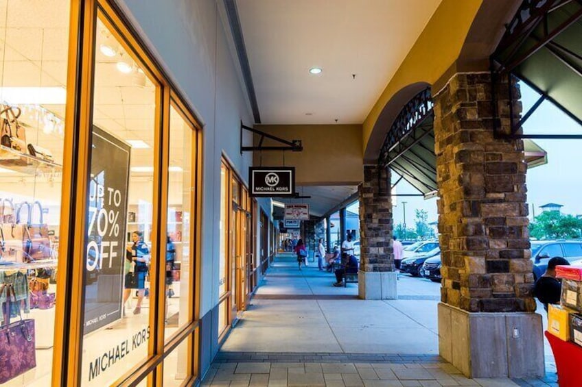 Private Shopping Tour from Dallas to Allen Premium Outlets