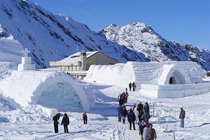 Ice Hotel at Transfăgărășan Bâlea Lake - from Bucharest