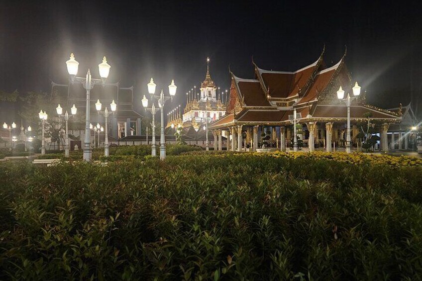 Bangkok at Night: UNESCO Thai Massage, Temples, Food, and Markets