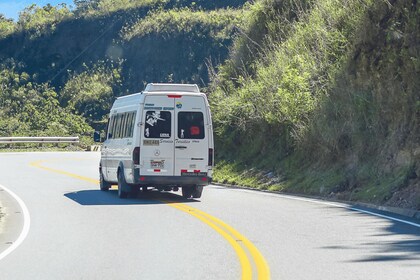 Cuscosta: Cusco: Machu Picchu 2 päivän budjettikierros pakettiautolla: Mach...
