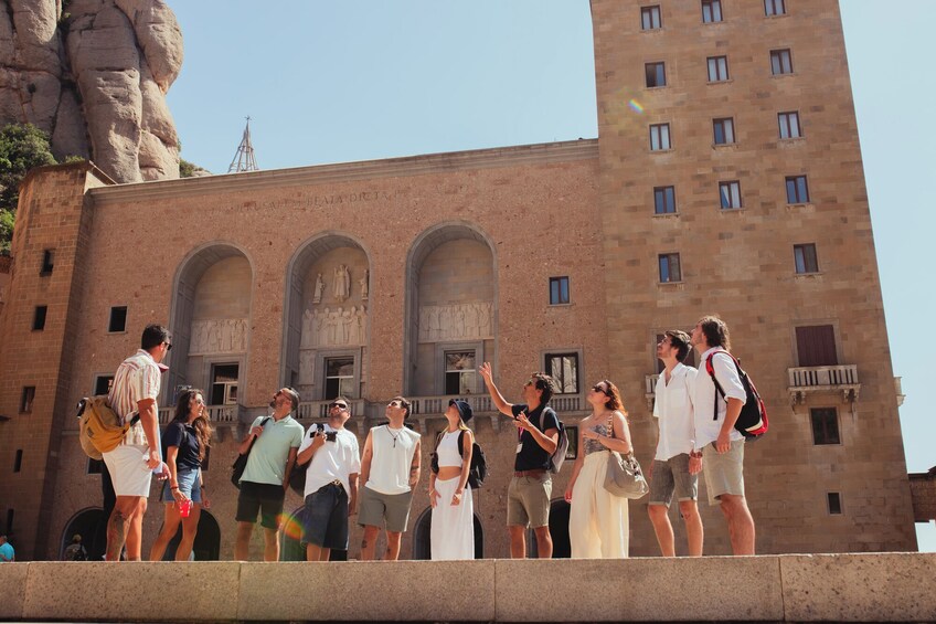 Montserrat Highlights: guided tour with entry ticket from Barcelona