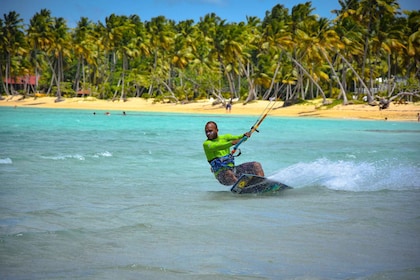 Las Terrenas: Kiteboarding Lessons with Trained Instructors