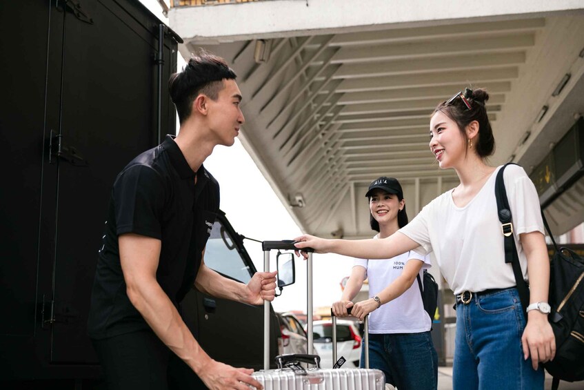 Tokyo: Same-Day Luggage Delivery to/from Airport