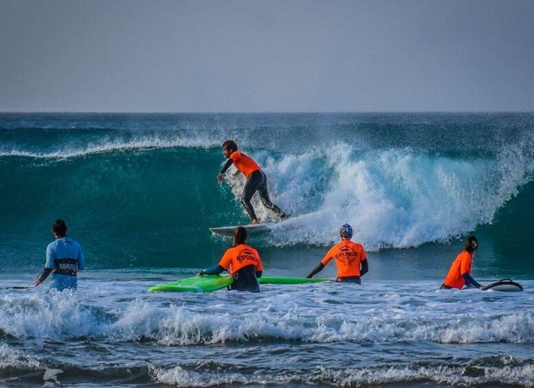 La Pared: Surf Courses for All Levels