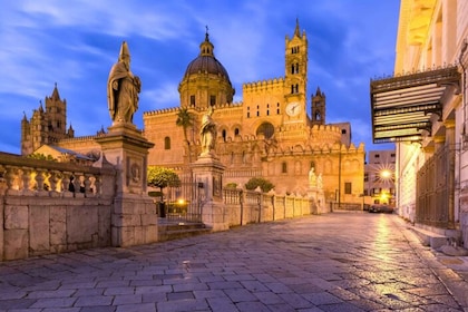 Palermo: recorrido privado a pie personalizado con guía local