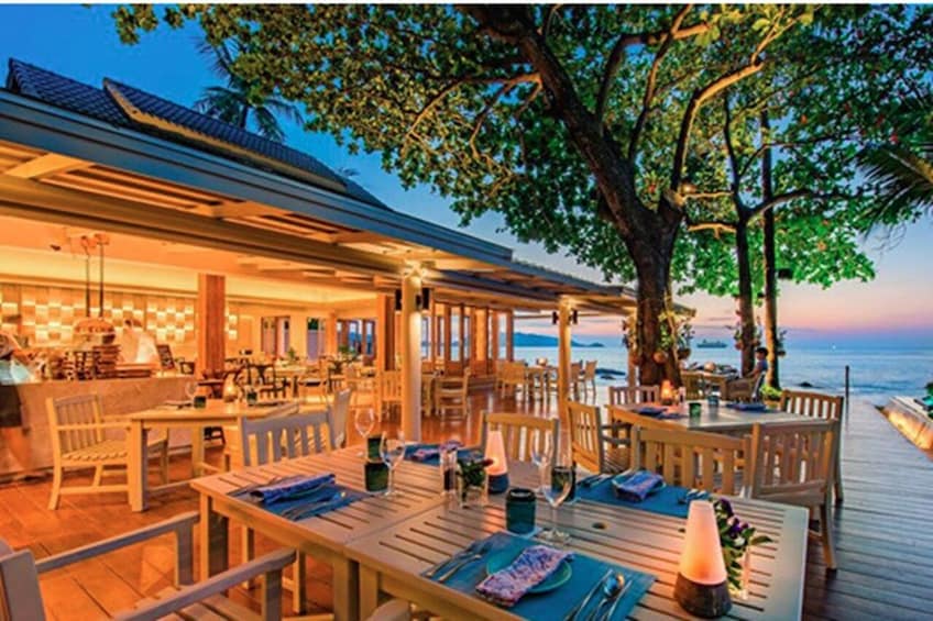 Sea Salt Lounge & Grill at Diamond Cliff Resort & Spa