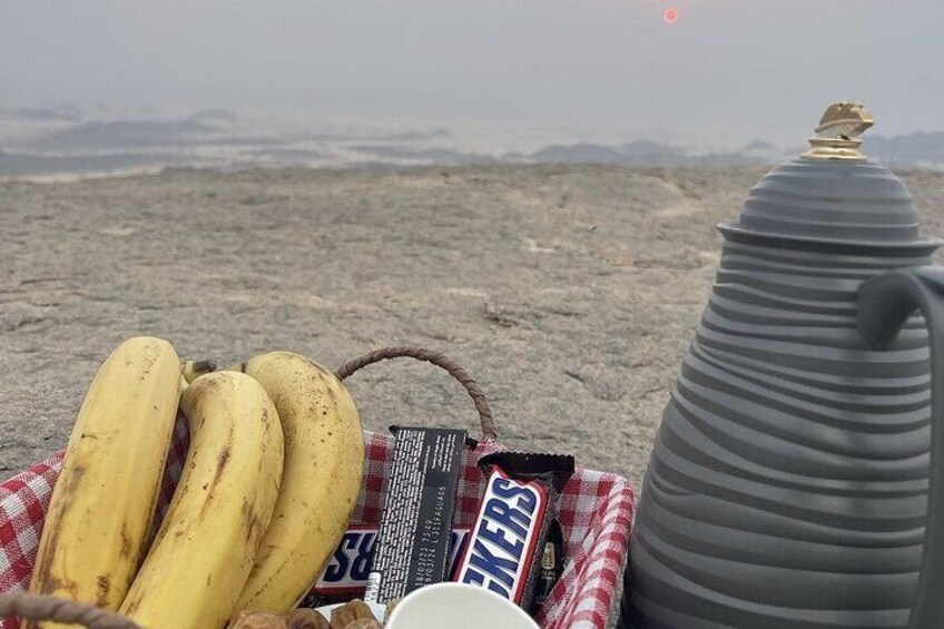 4 Hours Charming Moon Valley Hike Experience in Jeddah