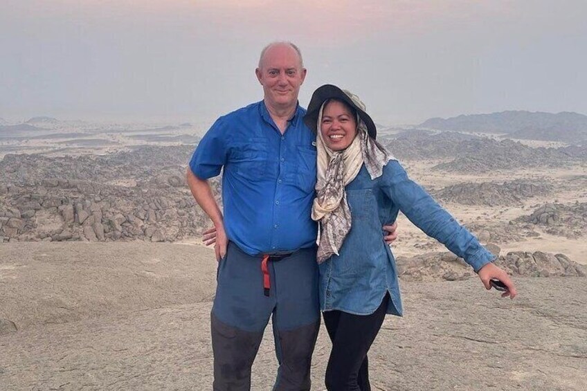 4 Hours Charming Moon Valley Hike Experience in Jeddah