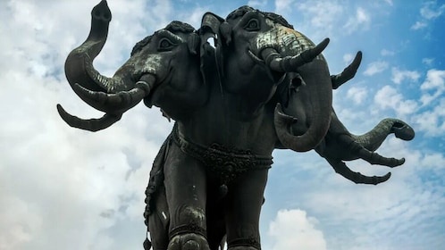 Explora el elefante gigante de tres cabezas - La ciudad antigua - Bang Pu S...