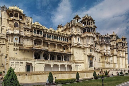 Private 7 Day Tour of Udaipur Chittorgarh Pushkar and Jaipur