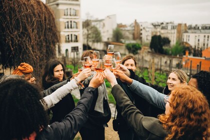 Recorrido a pie VIP por Montmartre con degustación de vinos exclusiva