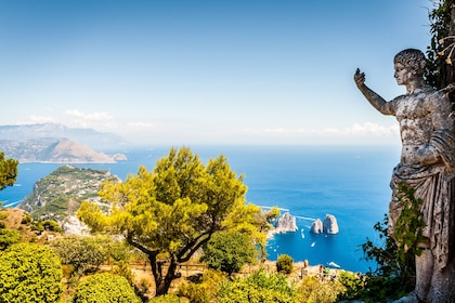 Excursión de un día en grupo reducido a Capri y Anacapri con paseo en barco...