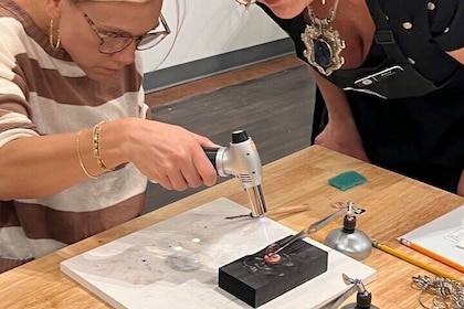 Experience Create your own jewellery workshop for beginners