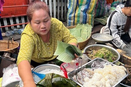 Luang Prabang Local Market and Morning Food Tour with Drinks