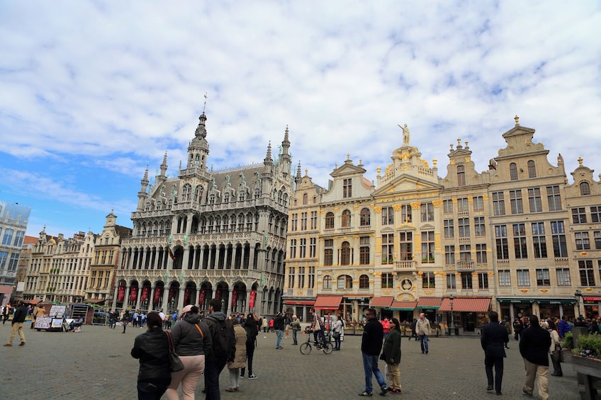 From Paris: Experience the Magic of Brussels and Bruges on a Guided Tour