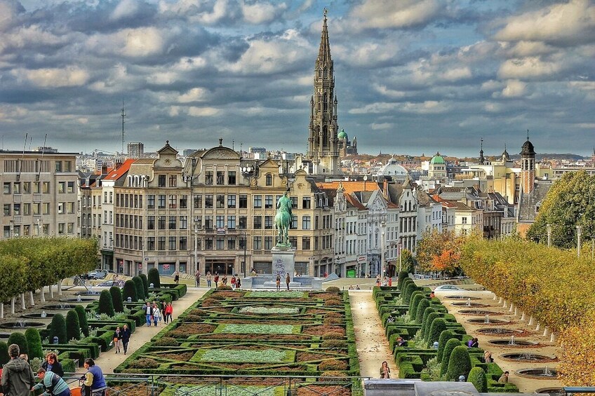 From Paris: Experience the Magic of Brussels and Bruges on a Guided Tour