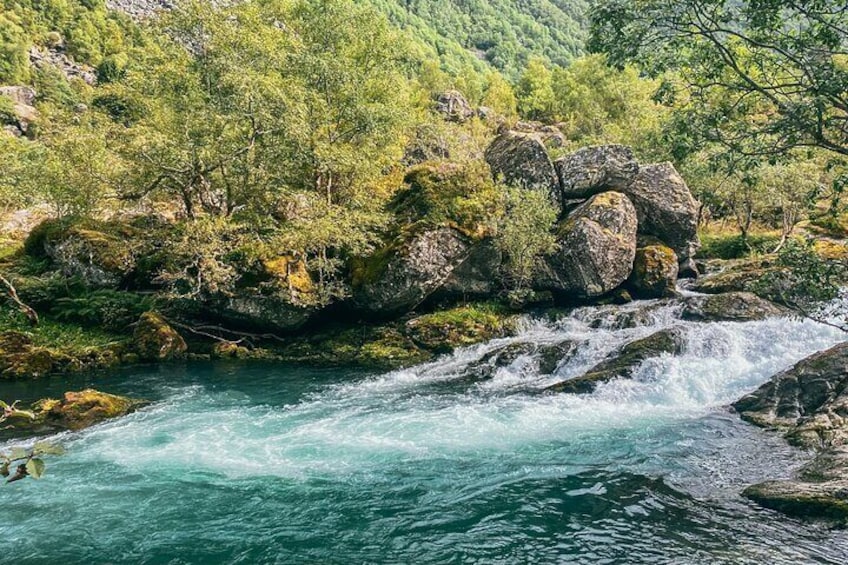 The most difficult part of the hike is resisting the urge to stop and take photos, and being captivated by the natural beauty that surrounds you at all times.