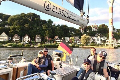 Authentic Sailingtrip "To the Gates of Hamburg" from Wedel