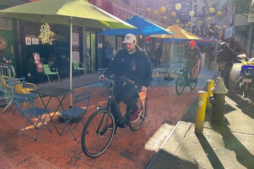Downtown Bike Tour with Stylish Dutch Bikes